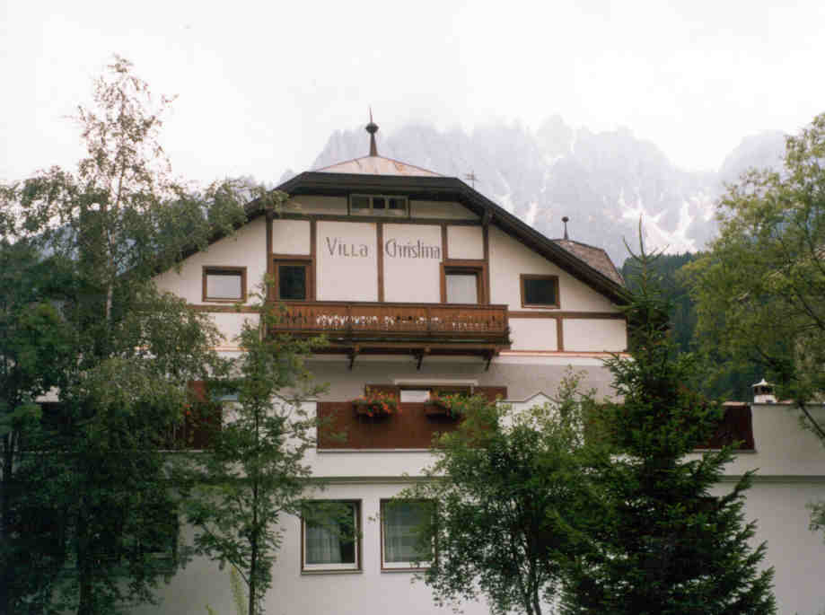 Balcone dell appartamento,  sul fondo il monte Baranci (2966 m)
